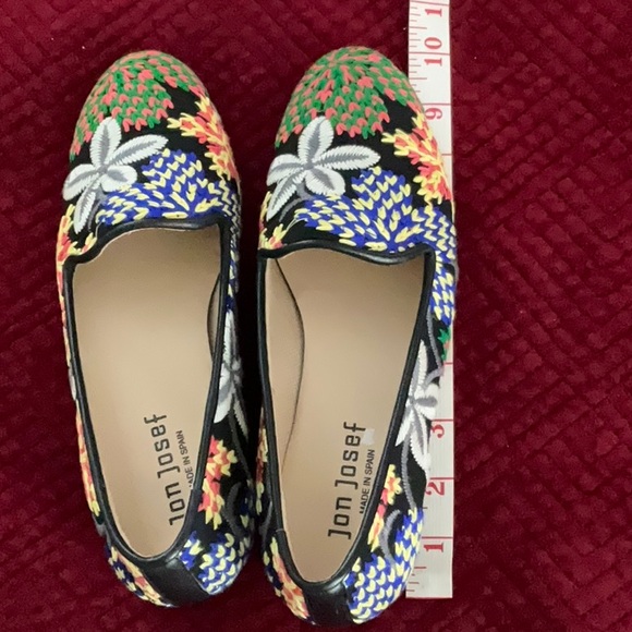 Floral embroidered shoes by Jon Josef size 7 1/2 - Picture 1 of 4